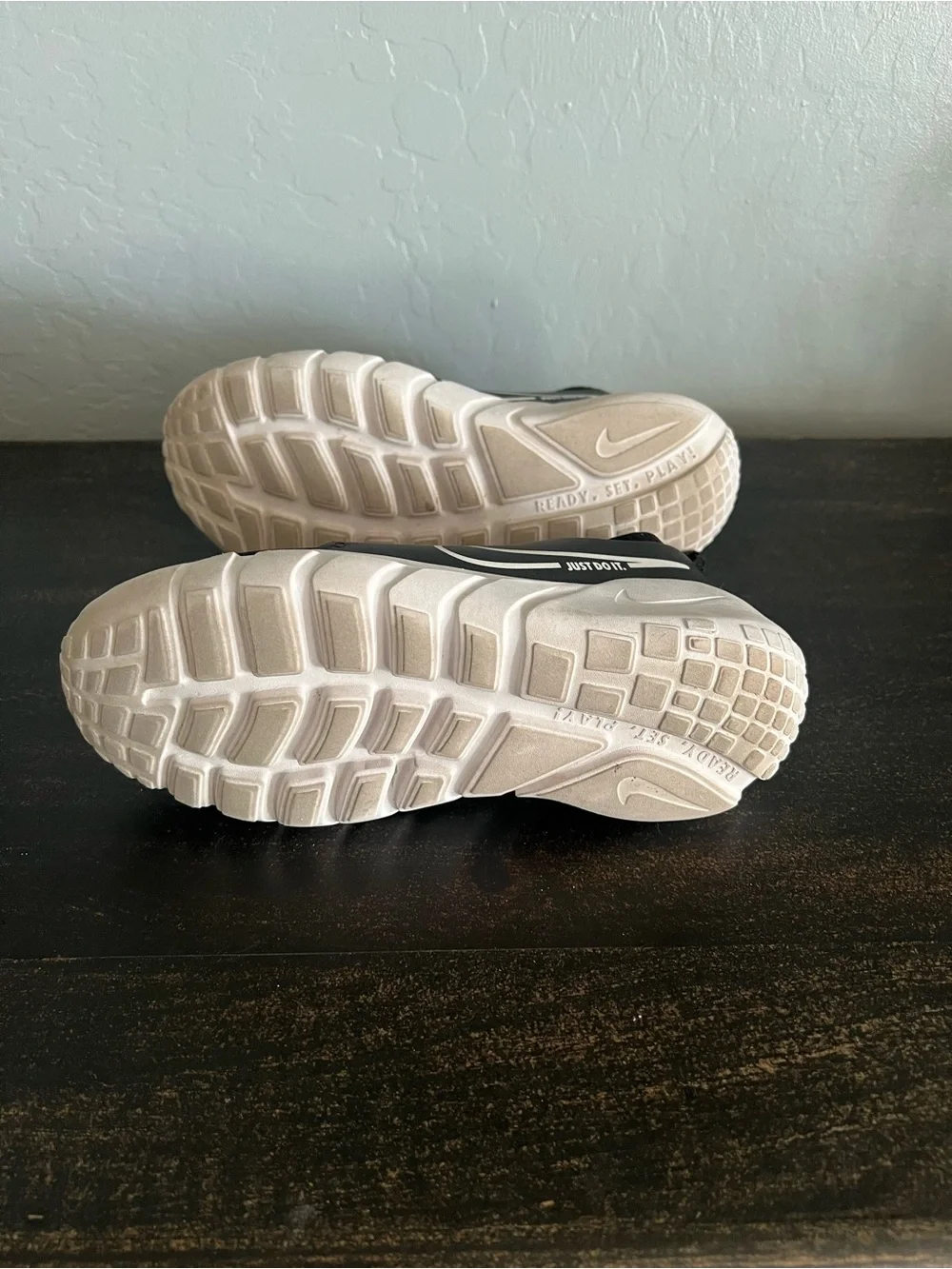 Nike kids slip